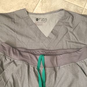 Set of Graphite men's Figs scrubs, large